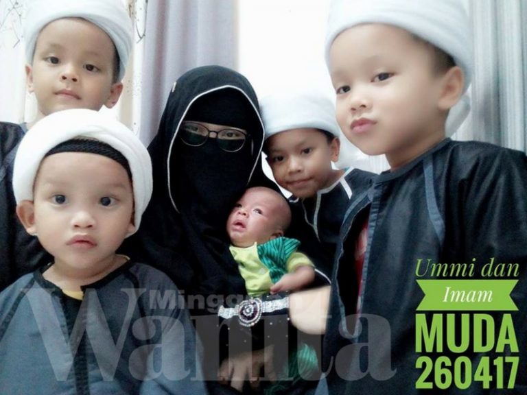 Hidupkan Sunnah Nabi Dalam Keluarga Rahsia Bahagia Ibu 5 Anak Lelaki, Makan 1 Talam Antara Tipnya