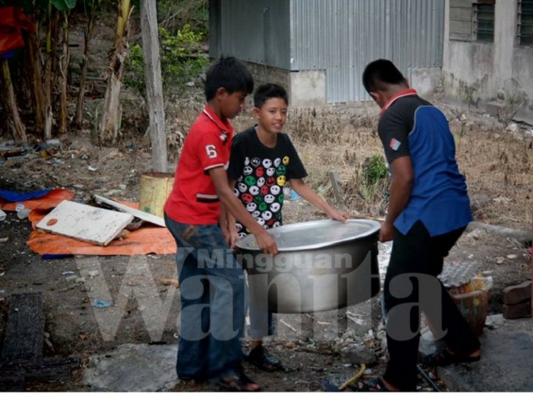 biasakan anak lelaki buat kerja dapur