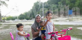 suami isteri mesra walaupun ada orang gaji