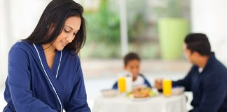 Isteri Mungkin Tak Kerja, Tapi Jangan Layan Dia Macam Orang Gaji