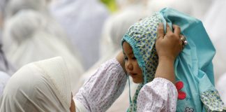 Bentuk Anak Perempuan Yang Manis Sikap Dengan 6 Didikan Ini