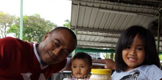 Ketika Bawa 'Anak Tengah Lasak' Makan Di Kedai, Jangan Cuma Ayah Yang Kenyang Seorang