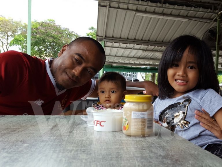 Ketika Bawa 'Anak Tengah Lasak' Makan Di Kedai, Jangan Cuma Ayah Yang Kenyang Seorang