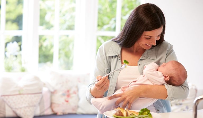 Tak Salah Nak Diet Lepas Bersalin Tapi Biarlah Anak Dapat Zat Dari Susu Badan Secukupnya. Ini Caranya