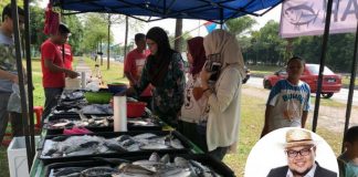 ‘Ikan Kembung 2 Ringgit Berapa Ekor?’ Lepas Timbang Peniaga Kata Dapat 5 Ekor, Suka Betul Lelaki Tu