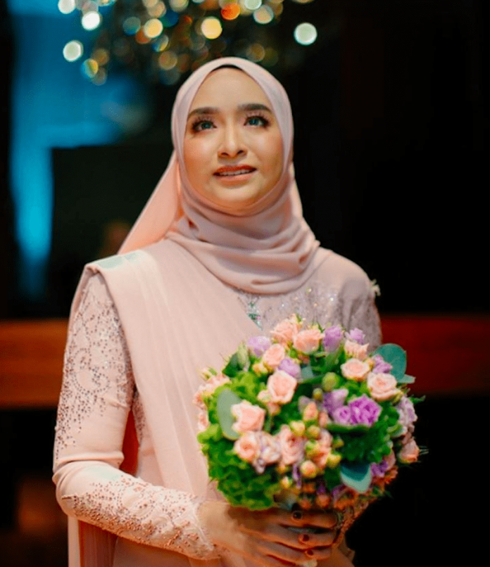 Wanita Berhijab Ini Kongsi Rahsia Kulit Tak Kusam