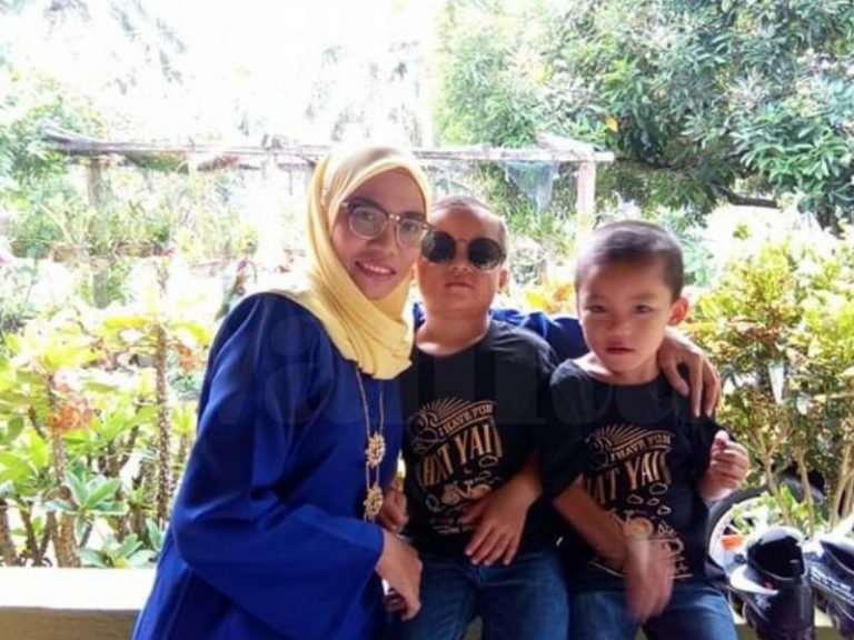 Teruskan Kehidupan Tanpa Suami, Wanita Ini Buat Dua Kerja Untuk Besarkan Anak-Anak