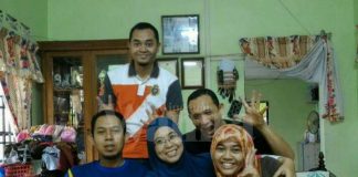 pergi ke rumah orang