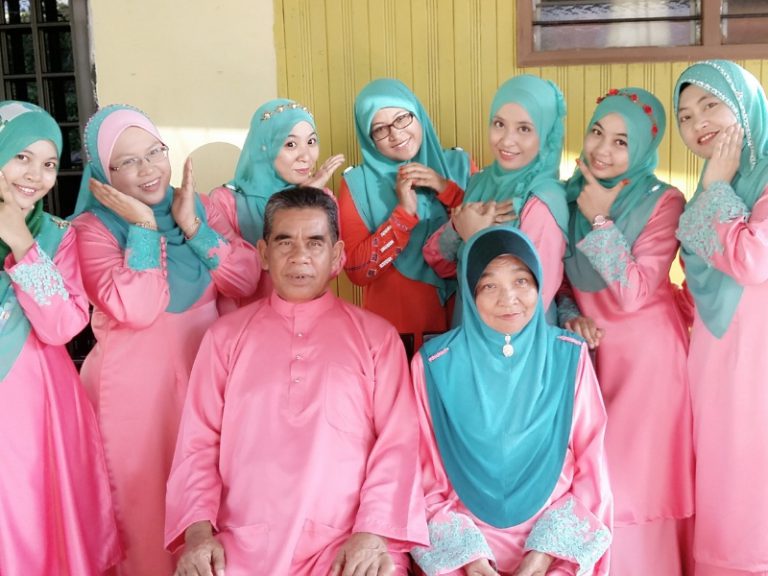 tak kisah orang panggil kumpulan nasyid atau boria, janji kami happy!