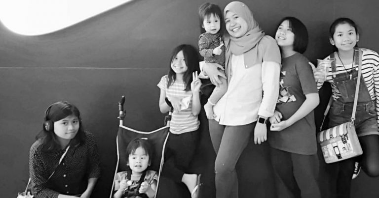 Dari Diri Dan Anak Terus Terluka, Tini Tegar Bergelar Ibu Tunggal