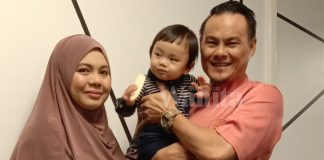 Panggilan Bidadari, Makan Bersuap, Jalan Berpegangan Tangan Untungnya Isteri Adam Corrie Dapat Suami Romantik