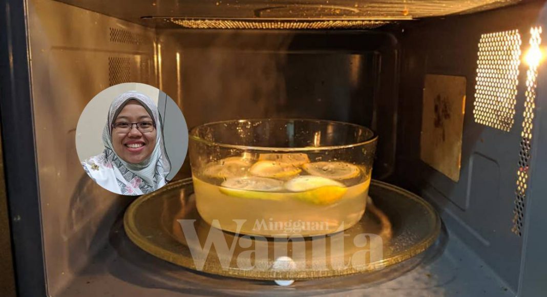 Cara Mudah Bersihkan & Wangikan Microwave Hanya Guna 2 Bahan