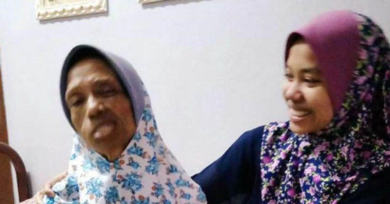 Rela Korbankan Masa Menjaga Ibu, Walaupun Terpaksa Bergadai Masa Depan Tolak Tawaran Universiti