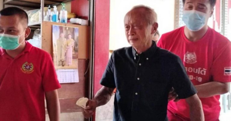 “21 Tahun Tinggal Bersama Mayat Isteri.’ Akhirnya Lelaki Ini Bersedia Untuk Berpisah