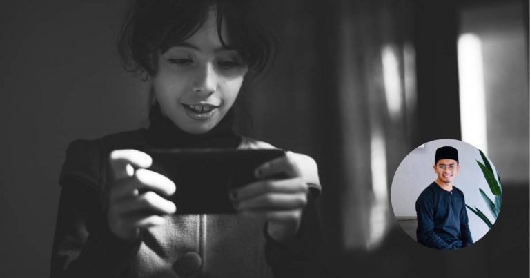 ‘Ada Gambar Aunty Tak Pakai Baju Dalam Telefon Ayah.’ Bapa Simpan, Anak Yang Ketagih