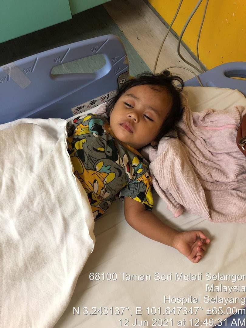 ‘Sekelip Mata Anak Hampir Lemas Dalam Baldi’, Terdetik Buat CPR Sebelum Ke Hospital