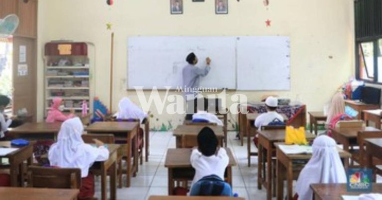 Pelajar Kelas Belakang Bukan Tiada Masa Depan, Mungkin Berjaya Dari Kelas Depan, Jangan Perlekehkan!