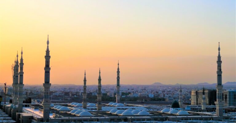 Madinah, Ada Banyak Tempat Menarik Boleh Pergi, Suami Isteri Boleh Jalan Kaki Sama-sama