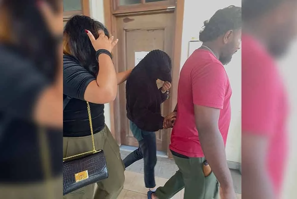 Campak Bayi Baru Lahir Dari Tingkap Apartmen, Wanita Menangis Teresak-esak Di Mahkamah