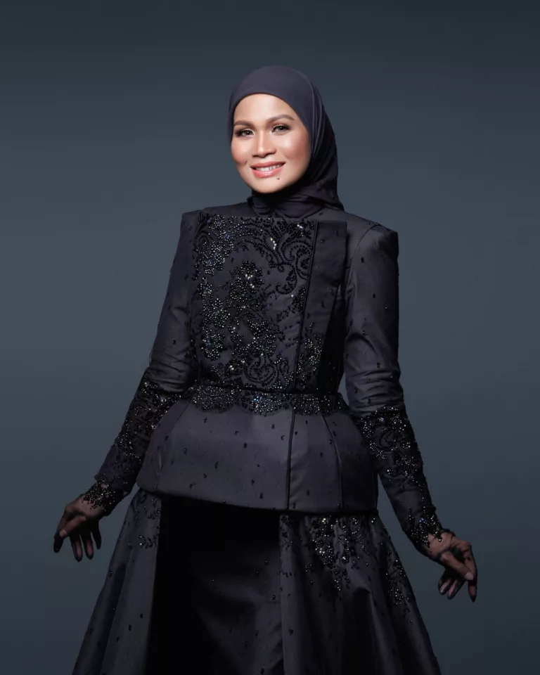 Ulang Tahun Ke-48 Haliza Maysuri, Sarung Adi Busana RM151,100 & Hadiah Motorhomes dari Suami Tersayang!