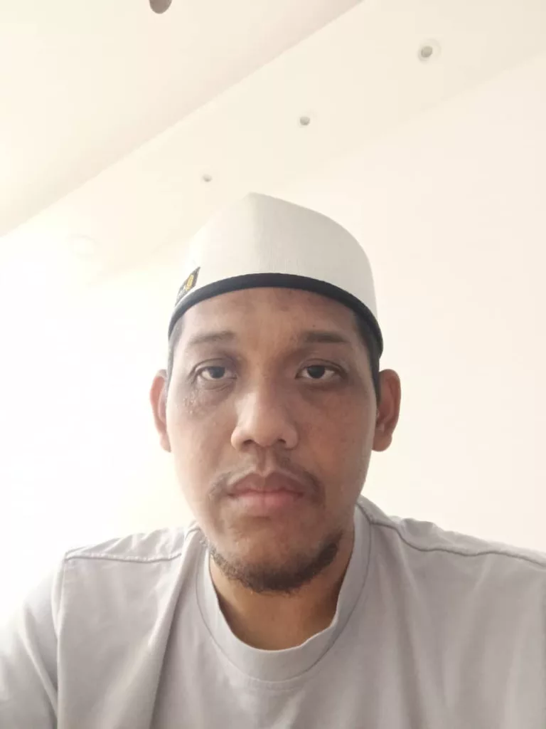 “Saya Hanya Nak Ziarah Pusara Mak & Ayah…” – Doa Seorang Anak Akhirnya Termakbul Di Bumi Mekah