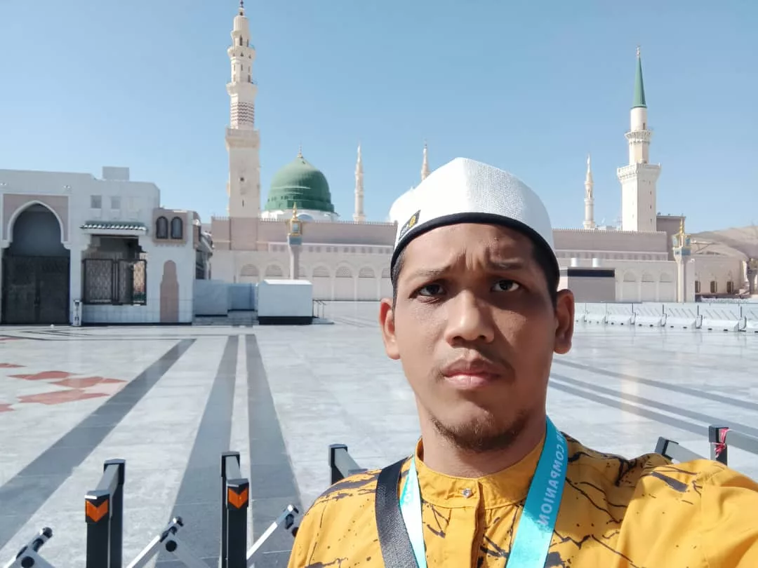 “Saya Hanya Nak Ziarah Pusara Mak & Ayah…” – Doa Seorang Anak Akhirnya Termakbul Di Bumi Mekah
