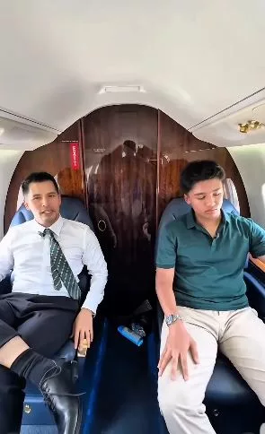 “Berkat Menjual Jeruk Bersama Ammar, Kita Dapat Beli Sebuah Private Jet” Aliff Syukri Teruja Bawa Isteri & Anak Jenguk Jet Peribadi