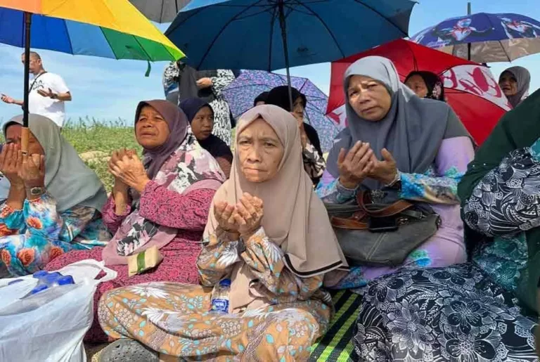 Layang-Layang Jadi Kenangan Terakhir Anak-Anak Bersama Ayah Sebelum Lemas