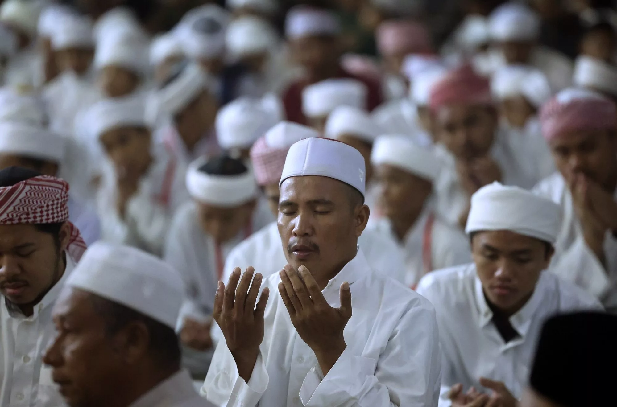 Solat Hajat Untuk Zara Qairina, Ribuan Hadir Di Masjid Bandaraya Kota Kinabalu