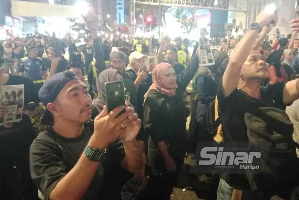 Laungan “Justice For Zara” Bergema Di Himpunan Solidariti Depan Sogo