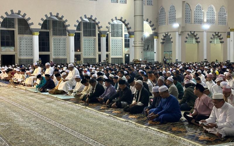 Solat Hajat Untuk Zara Qairina, Ribuan Hadir Di Masjid Bandaraya Kota Kinabalu