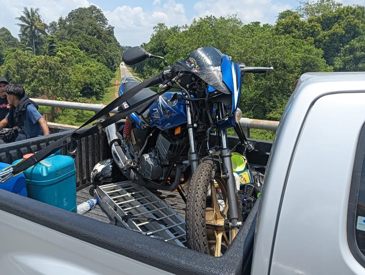 Hantaran Terakhir Jururawat Macam Petanda Nak ‘Pergi,’ Terpisah 30 Meter Dengan Suami Ketika Konvoi RXZ