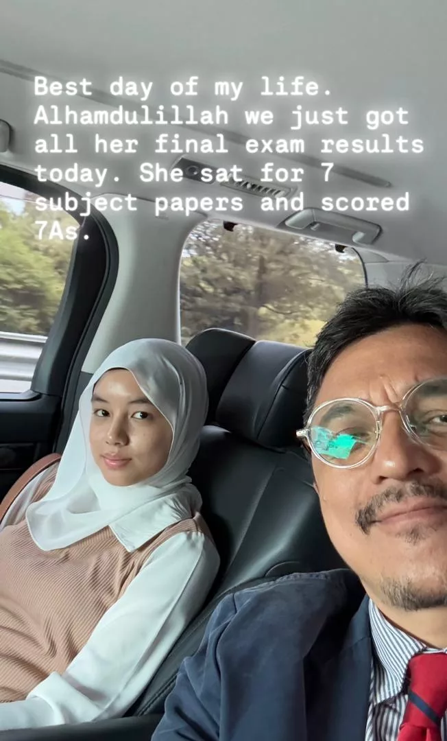 Engku Emran Bangga Aleesya Cemerlang IGCSE -“Tahniah 7A Anak Ayah, 11 Tahun Teman Ulang Kaji & Kelas Tambahan”