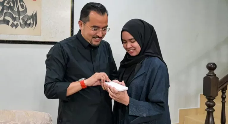 “Abi, Nak Telefon Baru…” – Didikan Bijaksana Datuk Dr Asyraf Wajdi Letak Al-Quran Sebagai Syarat Utama