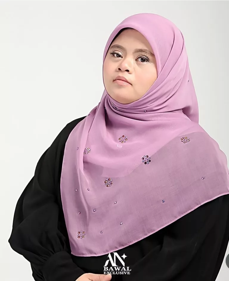 Anne Ngasri Jadi Pemilik Butik Tudung Mewah, Satu-Satunya di Johor