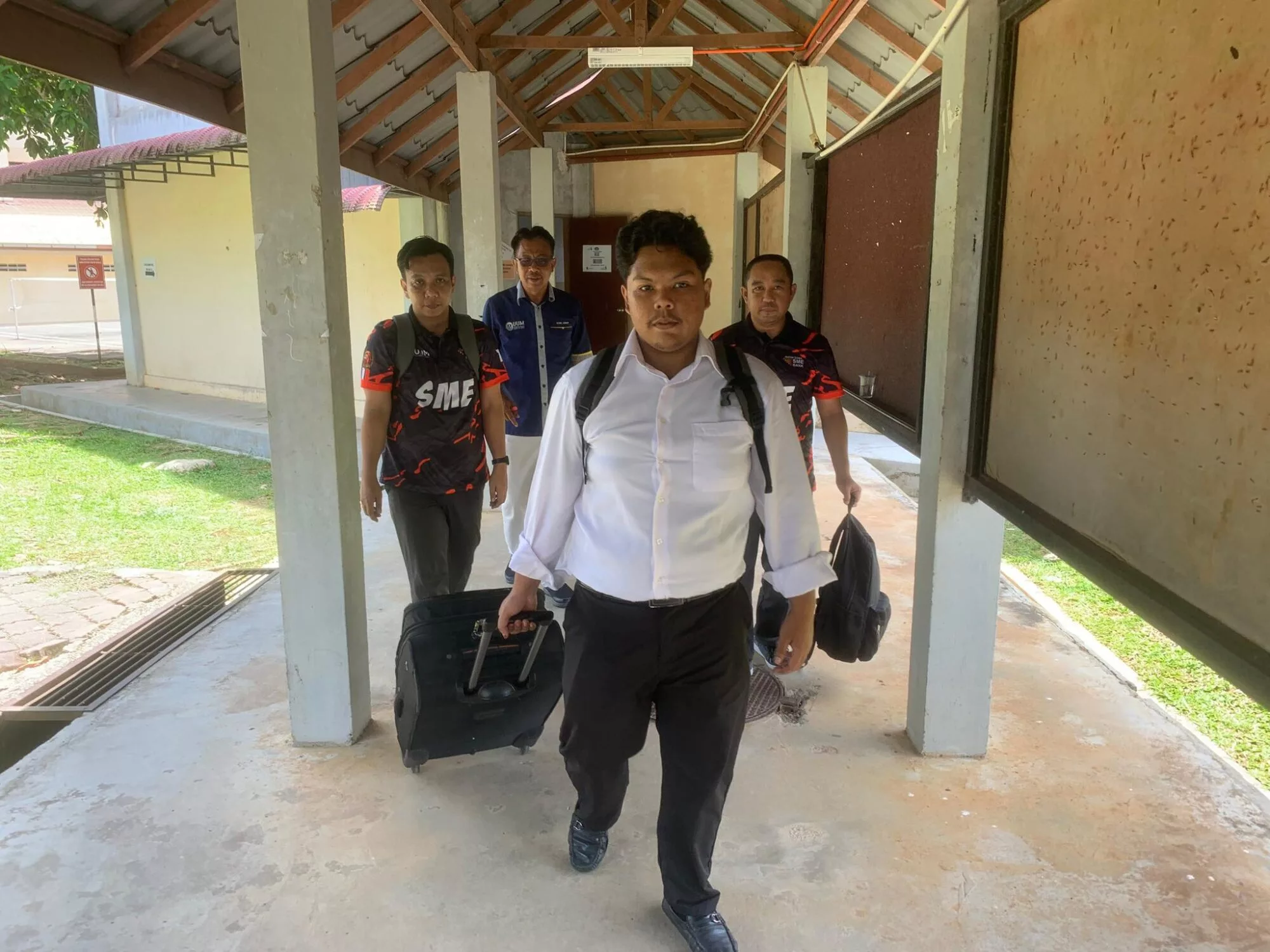 Hilang Kasih Ibu & Ayah, Menteri Pendidikan Tinggi Janjikan Pengecualian Yuran Buat Adik Putera  Di UUM