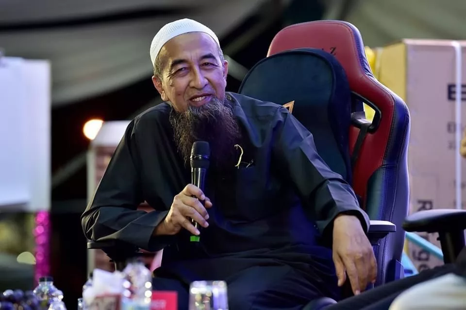 UAI Jawab Hukum Trend Cipta Imej Realistik Patung Maya 5 UAI Jawab Hukum Trend Cipta Imej Realistik Patung Maya