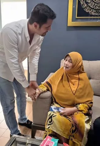 “Doa Seorang Ibu Itu Sangat Mahal Nilainya” Wan Maimunah Buat Aliff Syukri Tersentuh Hati