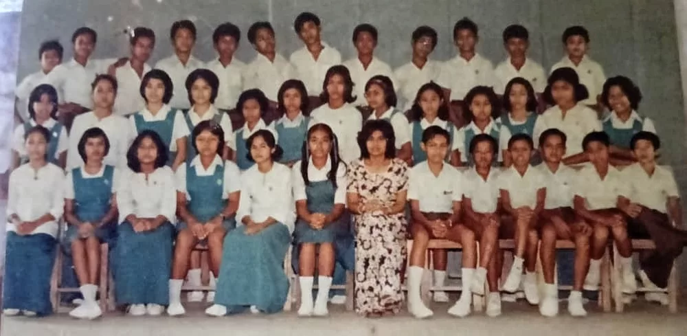 Jodoh Tak Diduga: Rakan Sekolah Bertemu Semula Di Jabal Rahmah Dan Disatukan Selepas 40 Tahun