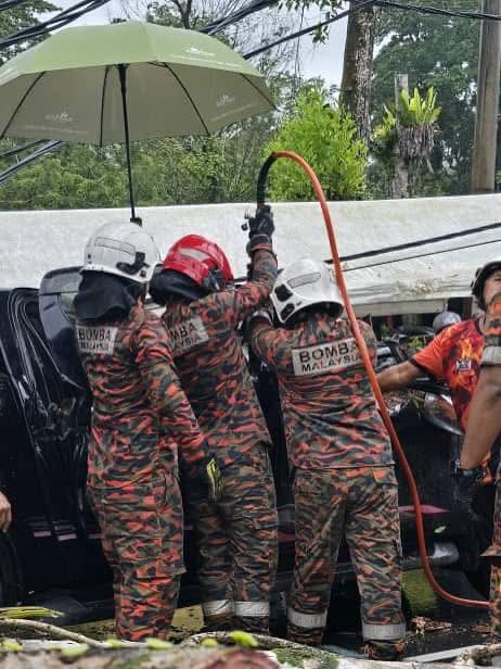 Tragedi Batang Kali: Staf Bonda Rozita Maut Dihimpap Pokok Tumbang, Doa dan Tangisan Iringi Pemergian Anak Muda Ini