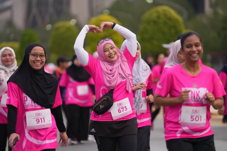 Tengku Permaisuri Norashikin Seru Wanita Lakukan Saringan Awal. “Langkah Kecil Hari Ini, Mungkin Menyelamatkan Nyawa Esok” 12 Tengku Permaisuri Norashikin Seru Wanita Lakukan Saringan Awal. “Langkah Kecil Hari Ini, Mungkin Menyelamatkan Nyawa Esok”