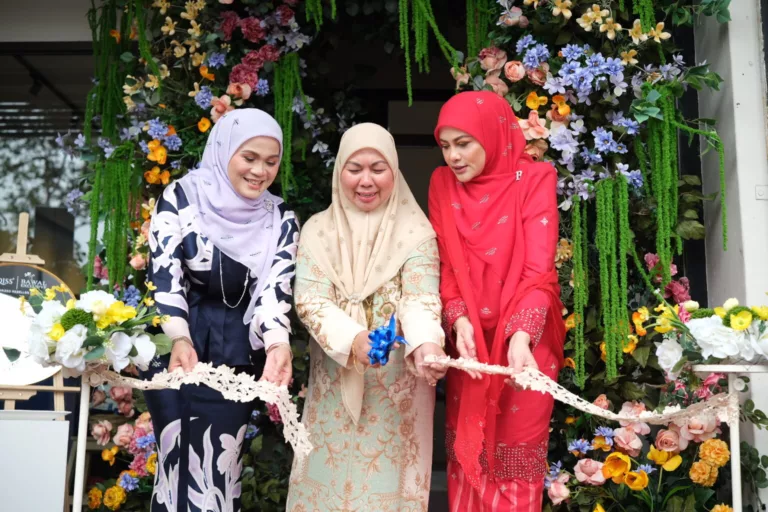 Produk Tiada Diskaun, Beri balik Kepada Golongan Susah. Haliza Maysuri Sasar Jualan RM10 Juta Menjelang Aidilfitri 10 Produk Tiada Diskaun, Beri balik Kepada Golongan Susah. Haliza Maysuri Sasar Jualan RM10 Juta Menjelang Aidilfitri