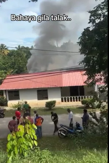 Gagal Pujuk, Lelaki Gila Talak Bakar Rumah Mentua Lepas Geram