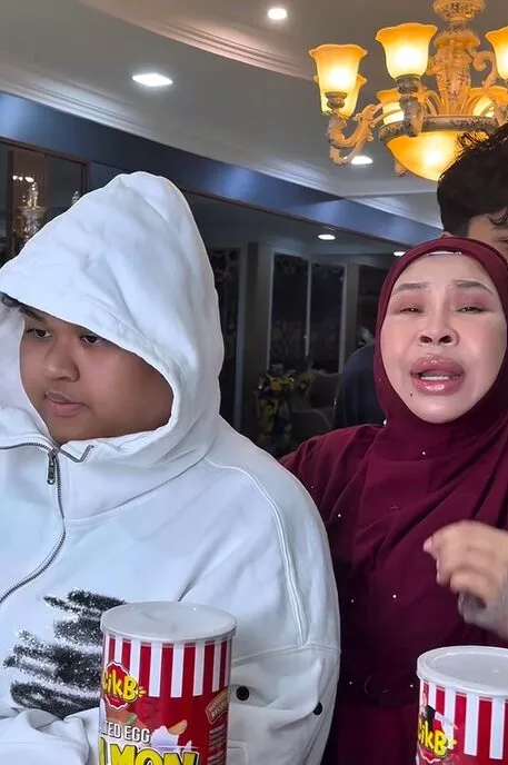 Lelongan Aset Datuk Seri Vida: Tiga Kenderaan Mewah Dan 727 Barangan Peribadi Dibida RM1 Juta