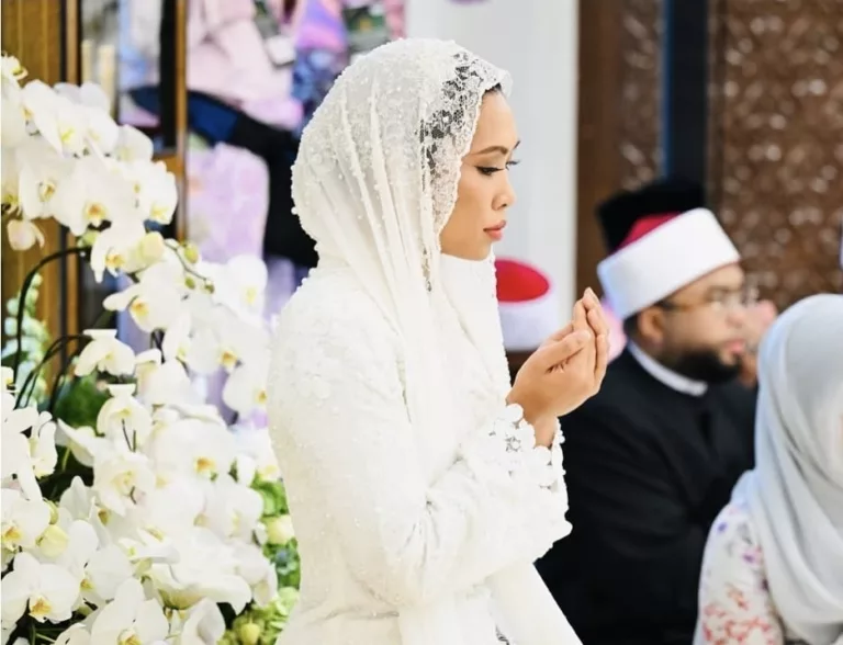 Cinta Diraja Bersemayam Di Istana Alam Shah. Raja Muda Selangor Sah Bergelar Suami YM Datin Paduka Seri Afzaa Fadini