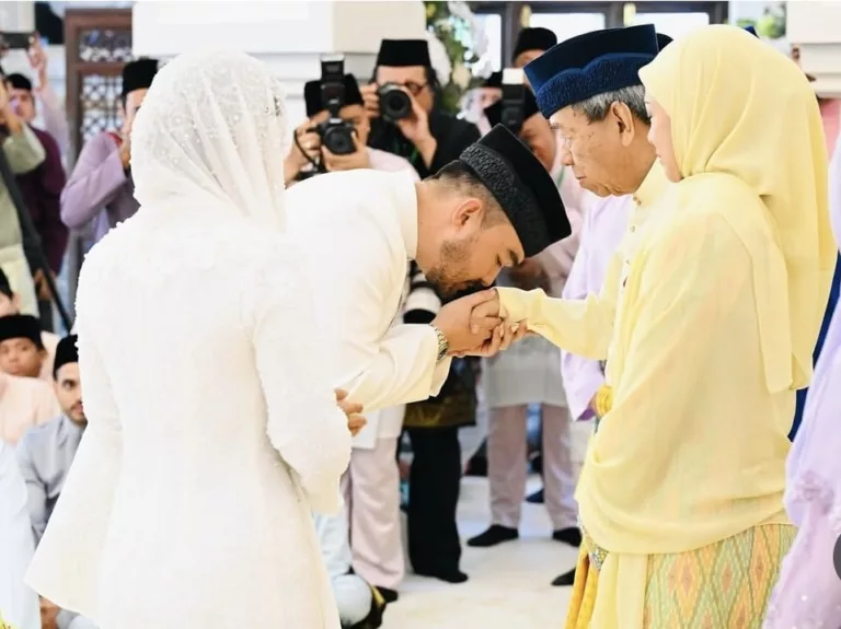 Cinta Diraja Bersemayam Di Istana Alam Shah. Raja Muda Selangor Sah Bergelar Suami YM Datin Paduka Seri Afzaa Fadini