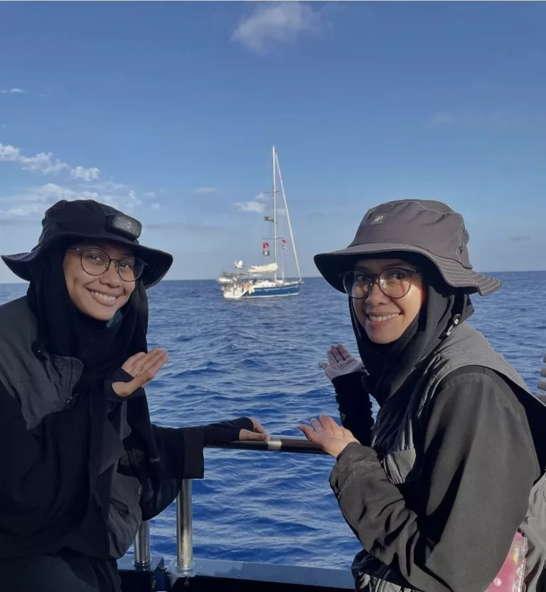 Heliza Helmi & Adik, Nur Hazwani Antara Aktivis Global Sumud Flotilla Ditahan Tentera Israel Di Satu Tempat