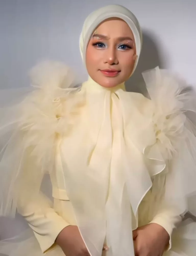 “Semangat GSF Buka Pintu Hidayah”: Elly Mazlein Pilih Berhijab, Disokong Penuh Suami