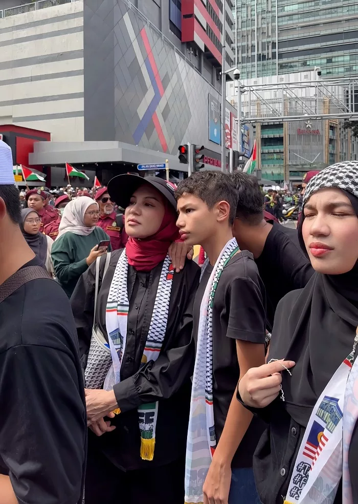 “Mama Nak Mereka Belajar Erti Simpati, Tahu Apa Berlaku Di Dunia Luar” Datin Shahida Didik Anak Tentang Perjuangan Palestin
