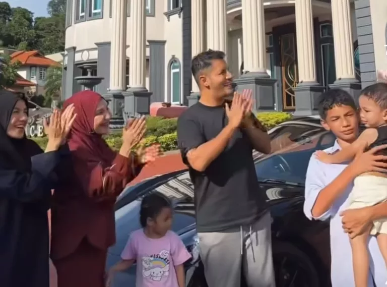 Rezeki Anak Sulung. Hadiah Istimewa Porsche 718 Cayman Untuk Ammar Ahyan